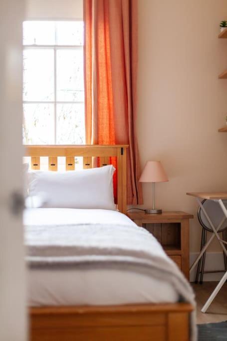 Spacious & Central 3-Bed Flat By Popular Waterloo! Londra Esterno foto